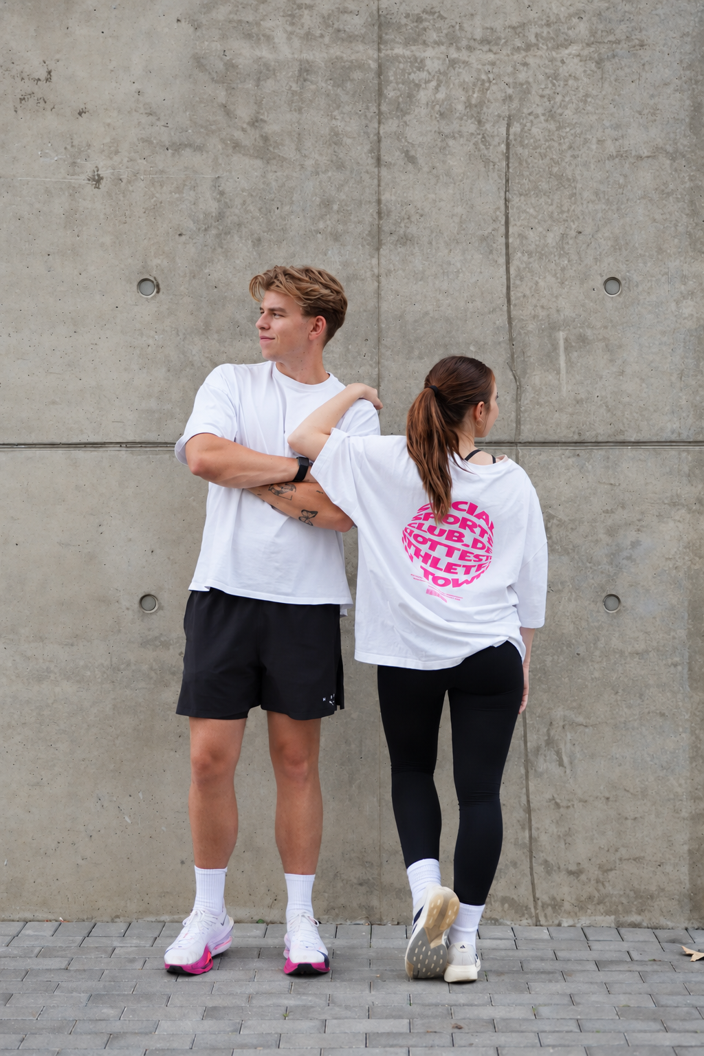 HOT-TEE 1.0 Unisex Oversized Shirt, Front und Backprint nebeneinander – Social Sports Club